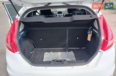 Хетчбек Ford Fiesta 2012 в 