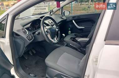 Хетчбек Ford Fiesta 2012 в 