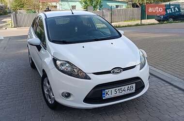 Хэтчбек Ford Fiesta 2011 в 