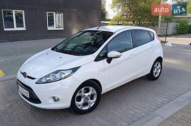 Хэтчбек Ford Fiesta 2011 в 