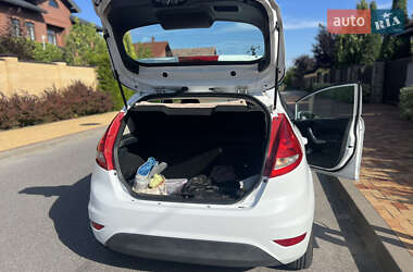 Хэтчбек Ford Fiesta 2012 в 