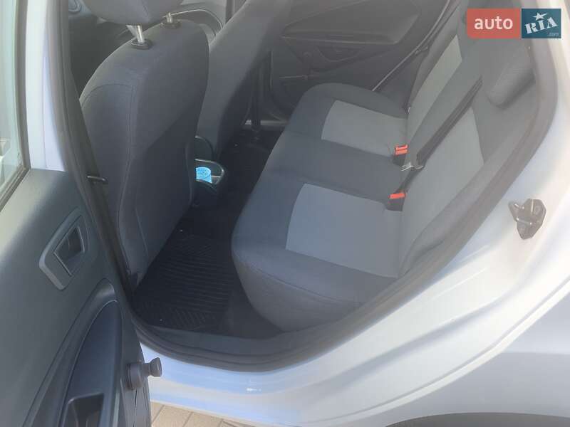 Хэтчбек Ford Fiesta 2012 в Полтаве фото 8 Хэтчбек Ford Fiesta 2012 в Полтаве