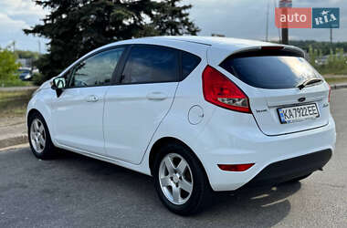 Хэтчбек Ford Fiesta 2012 в 