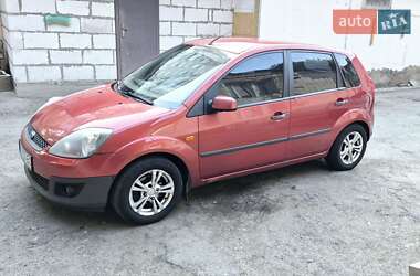 Хэтчбек Ford Fiesta 2007 в 