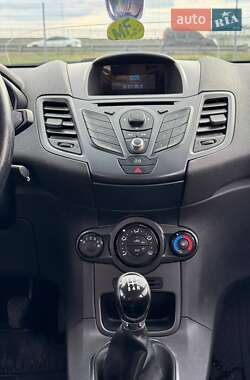 Хэтчбек Ford Fiesta 2013 в 