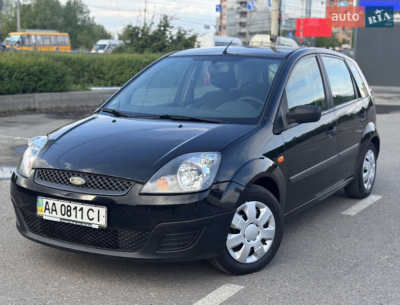 Хетчбек Ford Fiesta 2007 в 