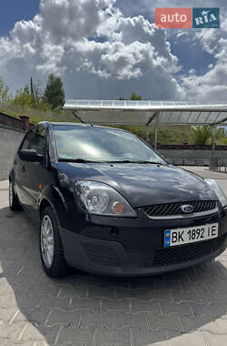 Хетчбек Ford Fiesta 2005 в 