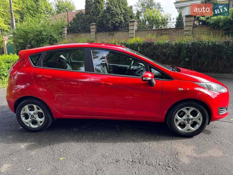 Хэтчбек Ford Fiesta 2013 в Киеве