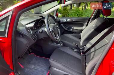 Хетчбек Ford Fiesta 2013 в 