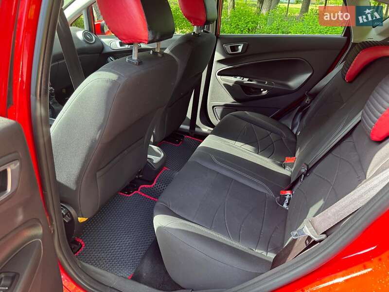 Хэтчбек Ford Fiesta 2013 в Киеве
