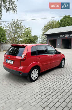Хэтчбек Ford Fiesta 2007 в 