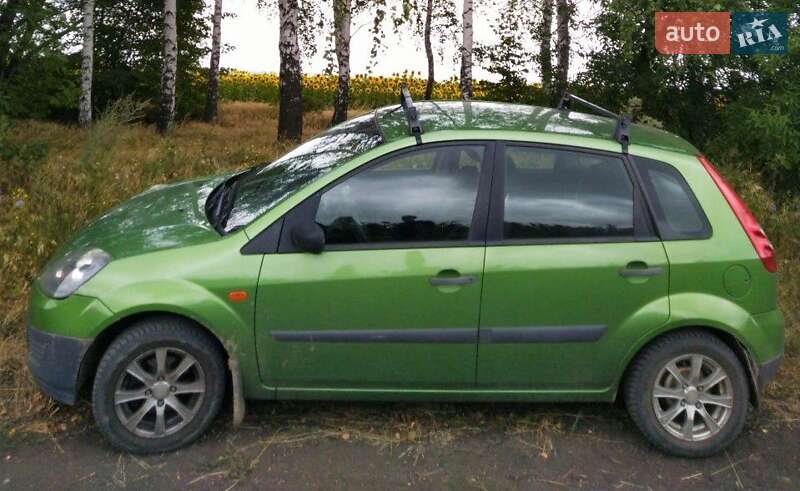 Хэтчбек Ford Fiesta 2006 в 