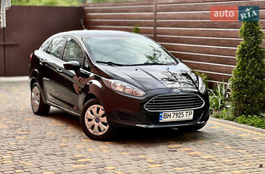 Седан Ford Fiesta 2016 в 