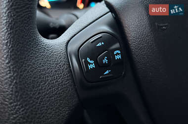 Седан Ford Fiesta 2016 в 