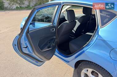 Хэтчбек Ford Fiesta 2011 в 