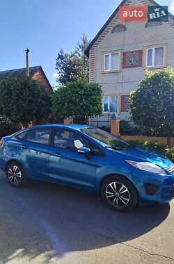 Седан Ford Fiesta 2013 в 