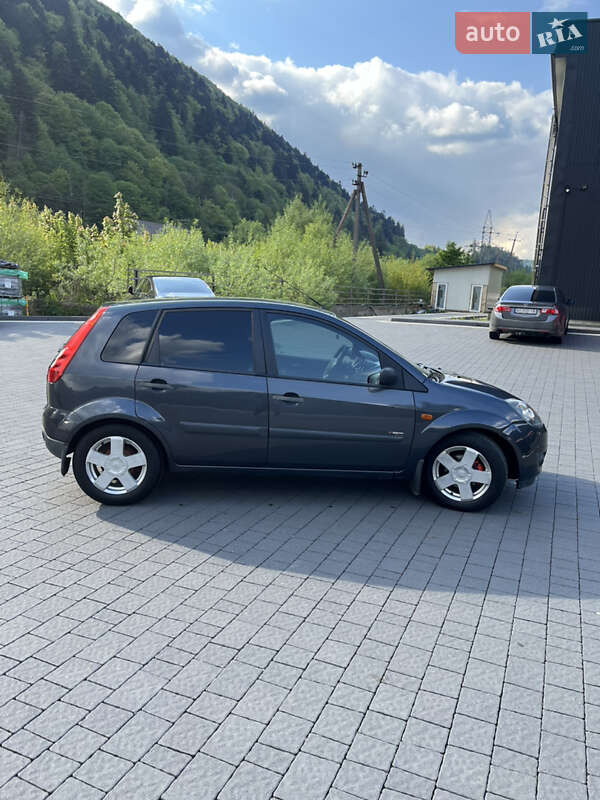 Хэтчбек Ford Fiesta 2008 в Межгорье