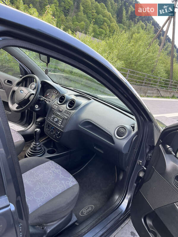 Хэтчбек Ford Fiesta 2008 в Межгорье