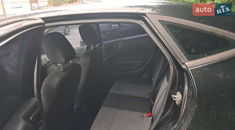 Седан Ford Fiesta 2015 в Хмельницком