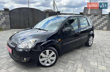 Хэтчбек Ford Fiesta 2006 в Ровно