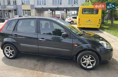 Хэтчбек Ford Fiesta 2006 в 