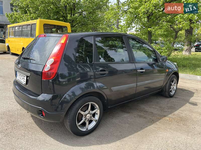 Хэтчбек Ford Fiesta 2006 в Киеве