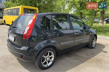 Хэтчбек Ford Fiesta 2006 в 