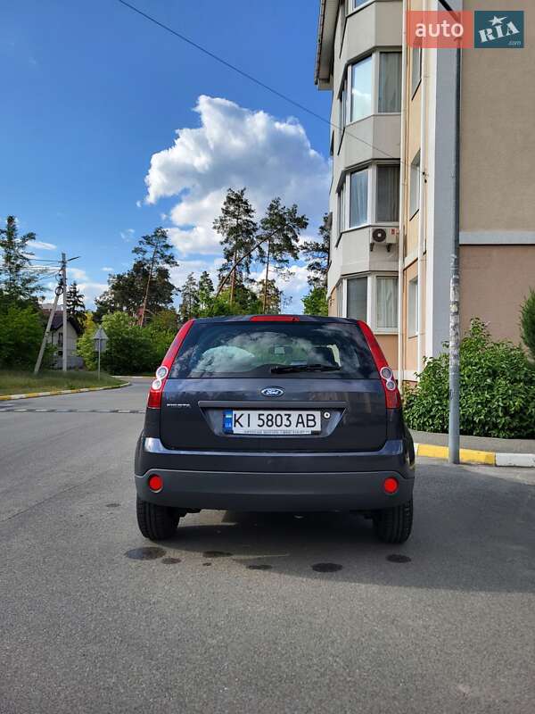 Хэтчбек Ford Fiesta 2008 в 