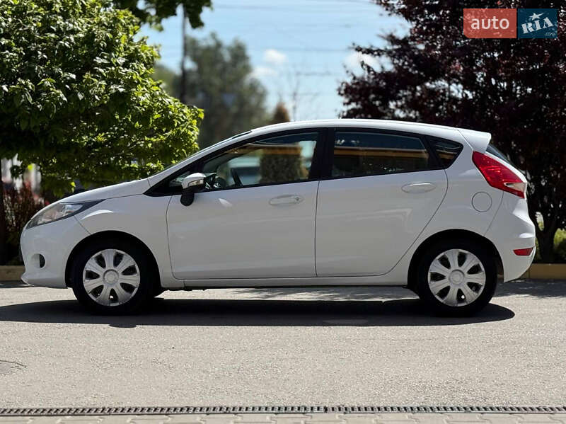 Хэтчбек Ford Fiesta 2010 в Днепре