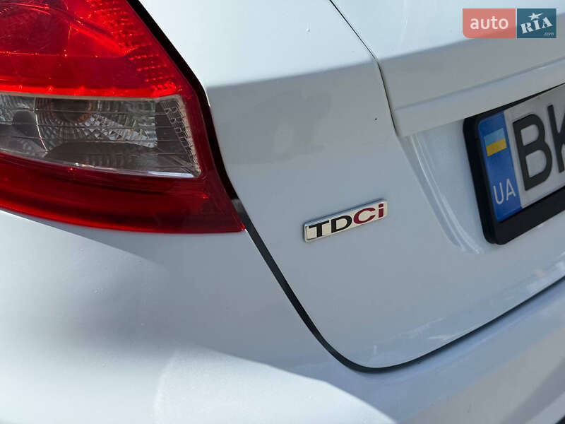 Хэтчбек Ford Fiesta 2010 в Днепре