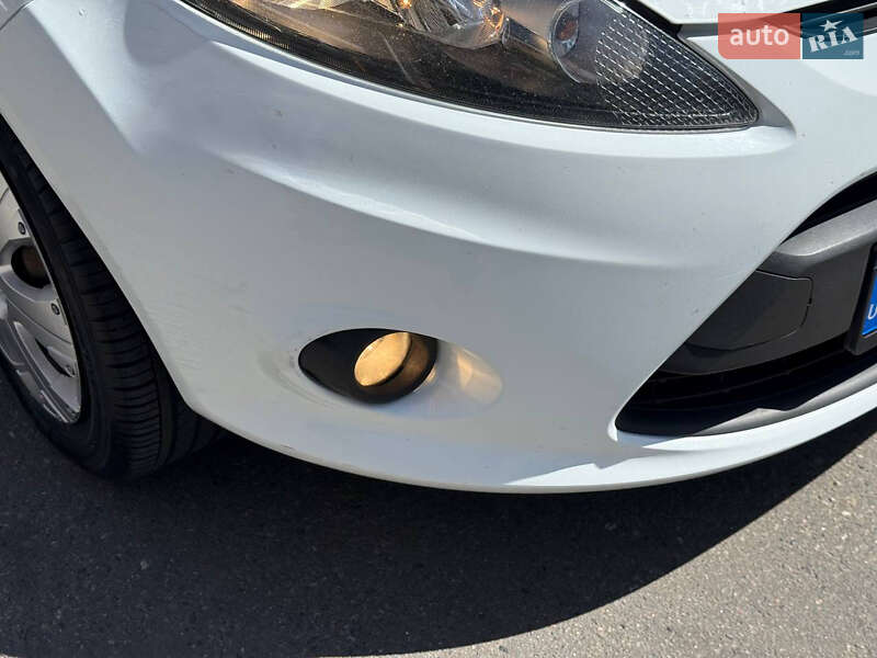 Хэтчбек Ford Fiesta 2010 в Днепре