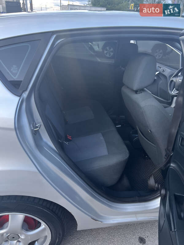 Хэтчбек Ford Fiesta 2011 в Днепре фото 10 Хэтчбек Ford Fiesta 2011 в Днепре