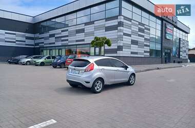 Хэтчбек Ford Fiesta 2017 в 