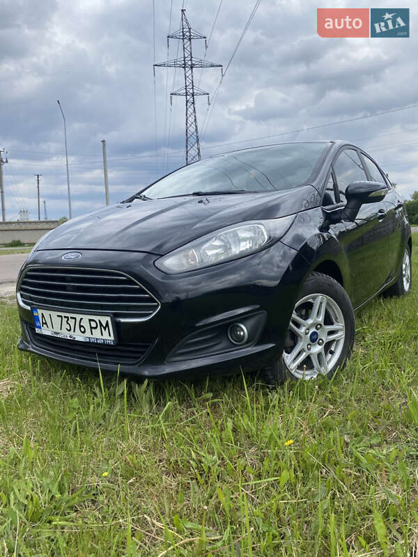 Седан Ford Fiesta 2017 в 