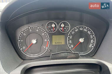 Хэтчбек Ford Fiesta 2006 в 
