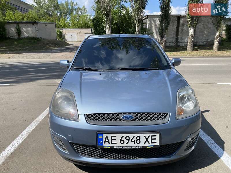 Хэтчбек Ford Fiesta 2006 в Никополе