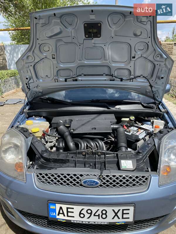 Хэтчбек Ford Fiesta 2006 в Никополе