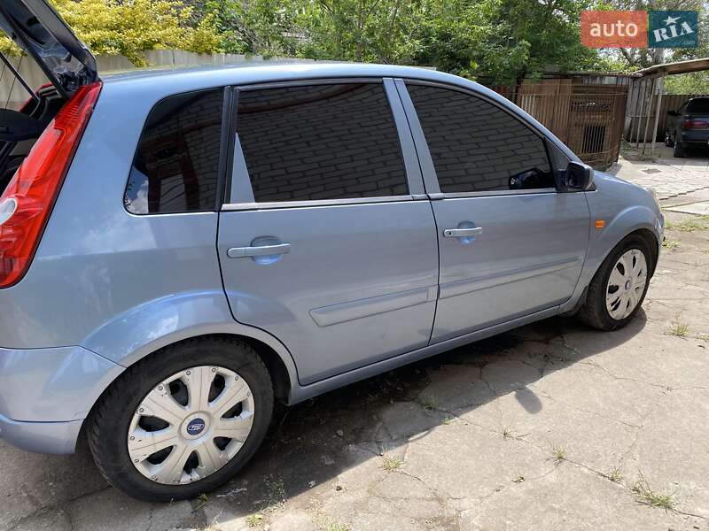 Хэтчбек Ford Fiesta 2006 в Никополе