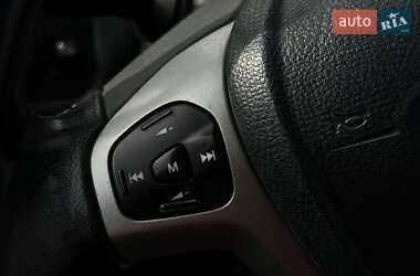 Хетчбек Ford Fiesta 2012 в 