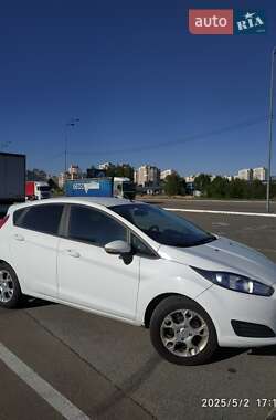 Хэтчбек Ford Fiesta 2015 в 