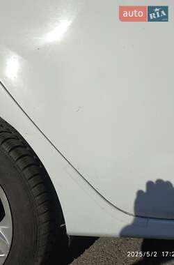 Хэтчбек Ford Fiesta 2015 в 