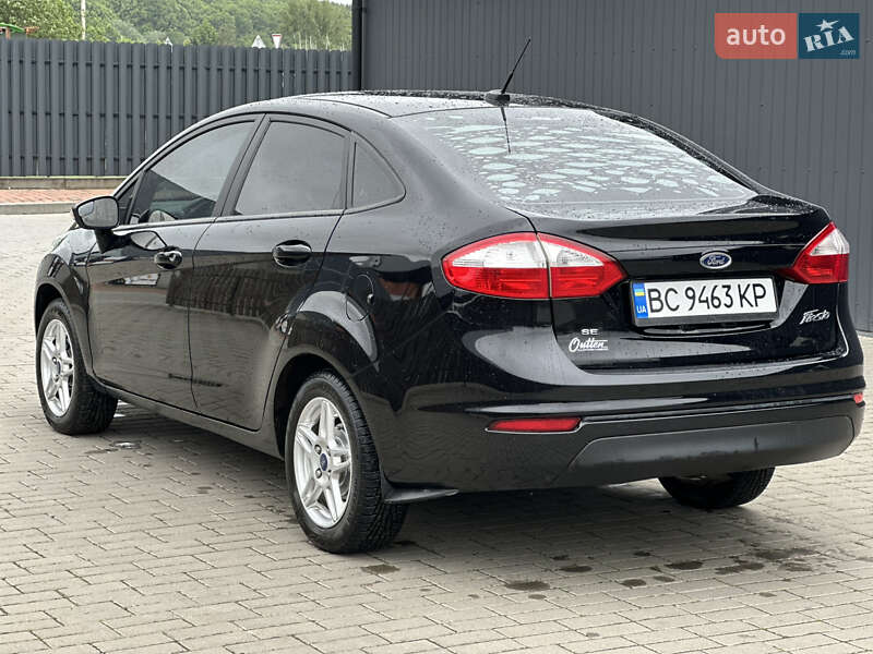 Седан Ford Fiesta 2017 в Львове
