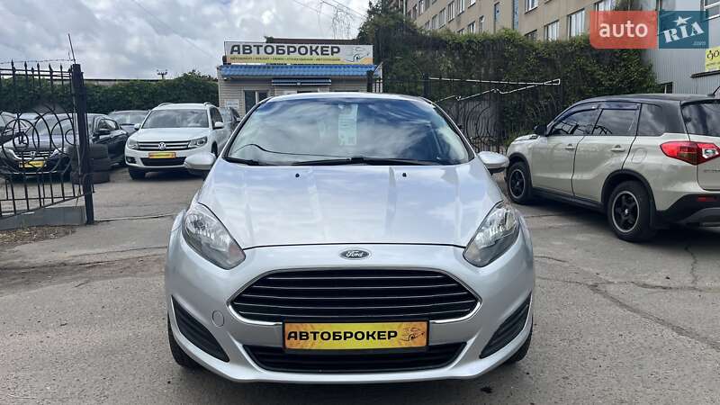 Седан Ford Fiesta 2015 в Миколаєві