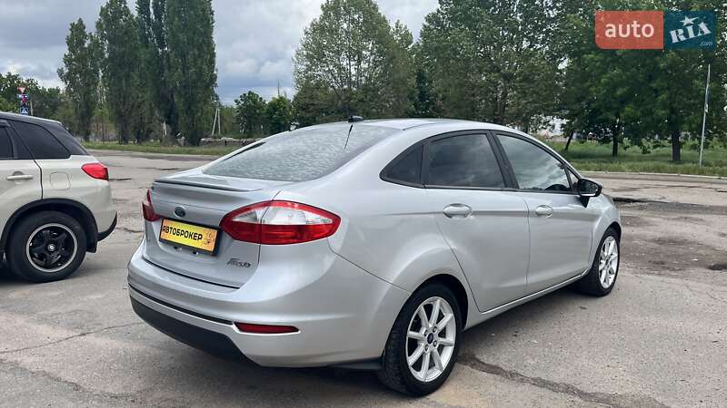 Седан Ford Fiesta 2015 в Миколаєві