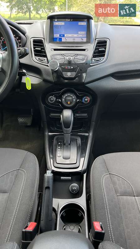 Седан Ford Fiesta 2015 в Миколаєві