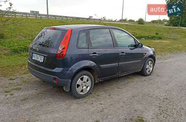 Хэтчбек Ford Fiesta 2006 в 