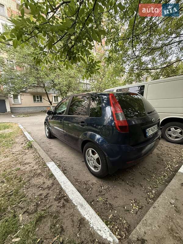 Хэтчбек Ford Fiesta 2004 в Херсоне