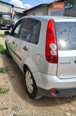 Хэтчбек Ford Fiesta 2007 в 
