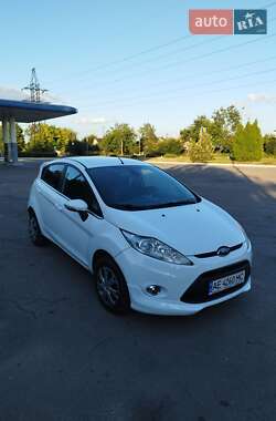 Хэтчбек Ford Fiesta 2011 в 