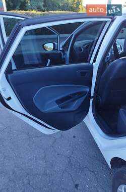 Хэтчбек Ford Fiesta 2011 в 
